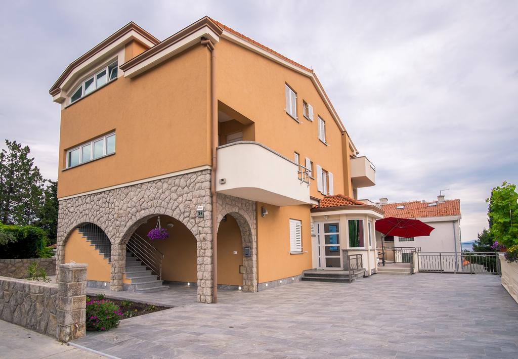 Apartments Vall Krk Town Exterior foto