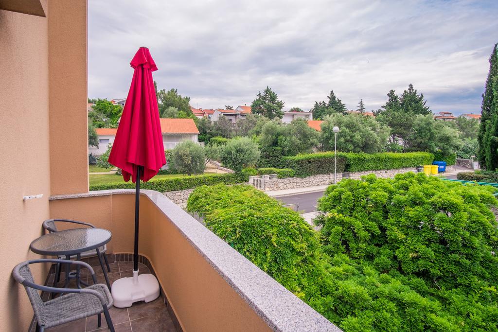 Apartments Vall Krk Town Exterior foto