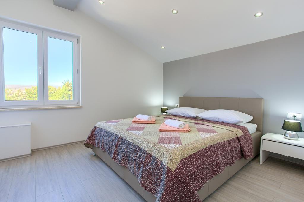 Apartments Vall Krk Town Exterior foto